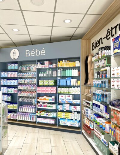 Merchandising pharmacie de Beauvoir-sur-Niort - Univers bébé